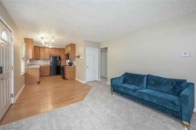 2751 Valley Road, Cuyahoga Falls, OH 44223