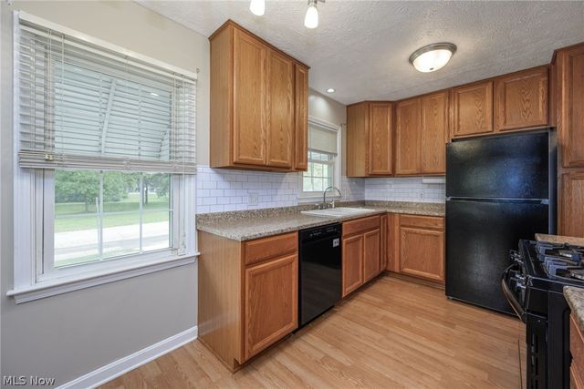 2751 Valley Road, Cuyahoga Falls, OH 44223
