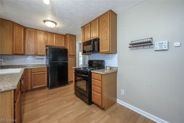 2751 Valley Road, Cuyahoga Falls, OH 44223