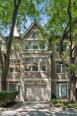 2740 N Janssen Avenue, Chicago, IL 60614