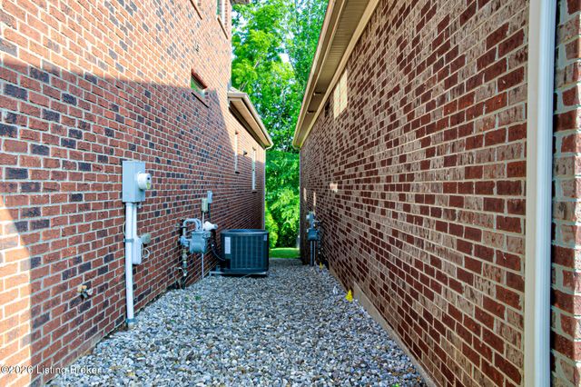 4120 Calgary Way, Louisville, KY 40241