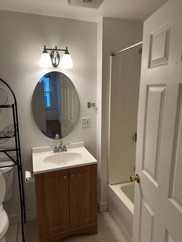 17 George St, Somerville, MA 02145