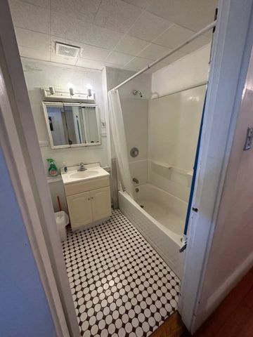 17 George St, Somerville, MA 02145