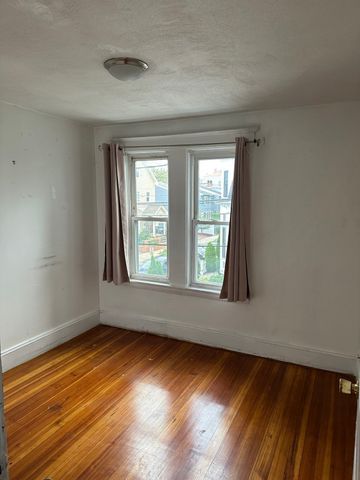 17 George St, Somerville, MA 02145