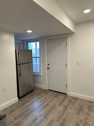 17 George St, Somerville, MA 02145