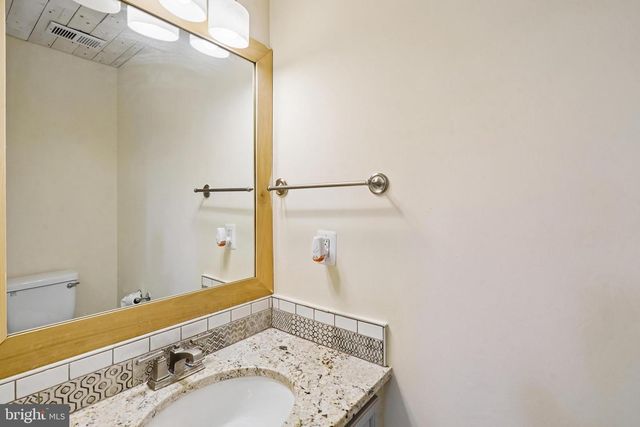13505 COATES LN, Herndon, VA 20171