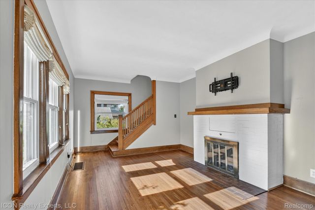 305 W Troy Street, Ferndale, MI 48220