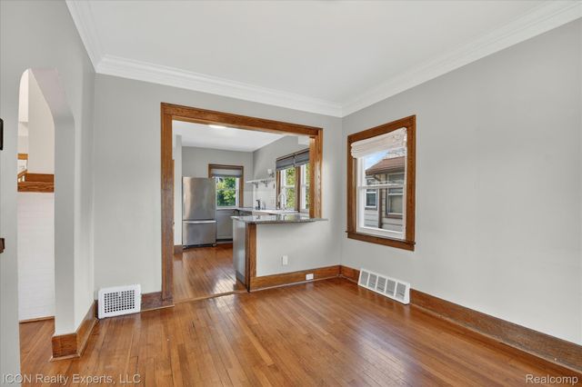 305 W Troy Street, Ferndale, MI 48220