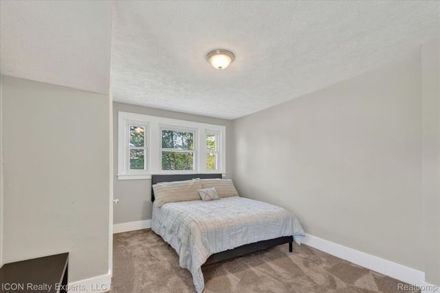305 W Troy Street, Ferndale, MI 48220