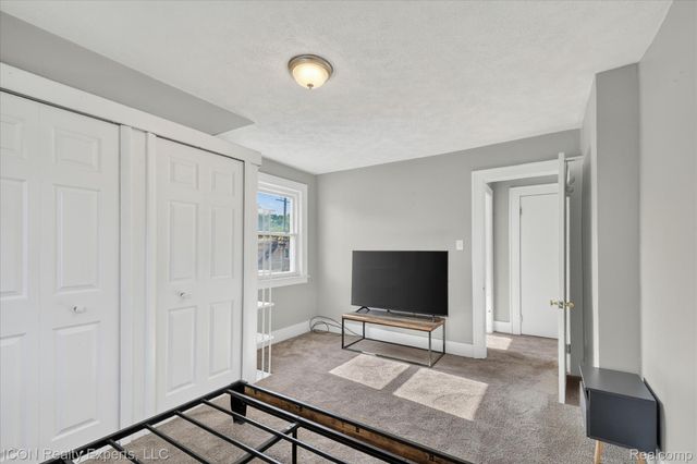 305 W Troy Street, Ferndale, MI 48220
