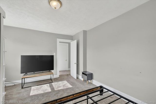 305 W Troy Street, Ferndale, MI 48220