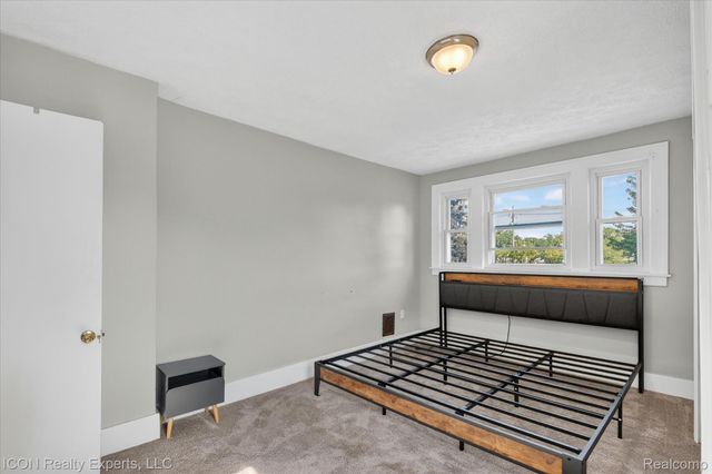 305 W Troy Street, Ferndale, MI 48220