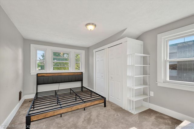 305 W Troy Street, Ferndale, MI 48220