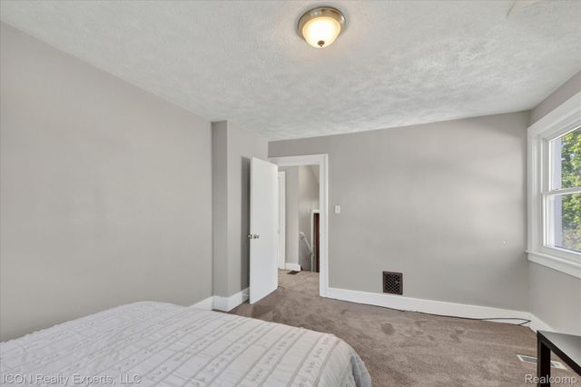 305 W Troy Street, Ferndale, MI 48220