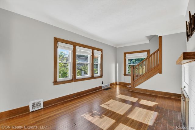 305 W Troy Street, Ferndale, MI 48220