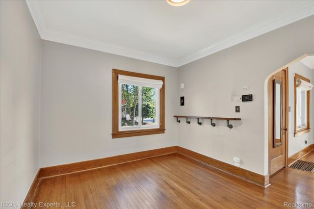 305 W Troy Street, Ferndale, MI 48220