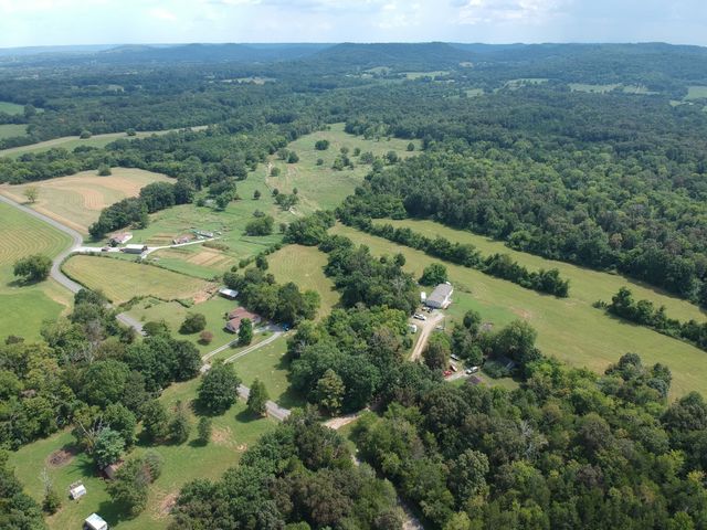 190 Harrison Ln, Shelbyville, TN 37160