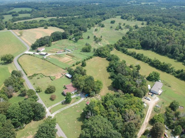 190 Harrison Ln, Shelbyville, TN 37160