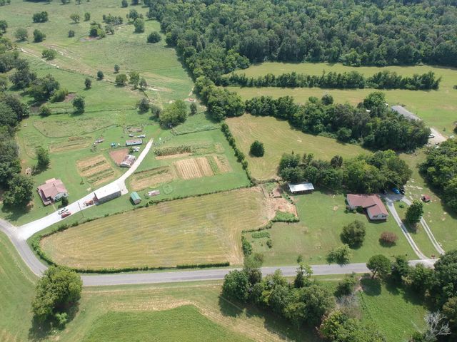 190 Harrison Ln, Shelbyville, TN 37160