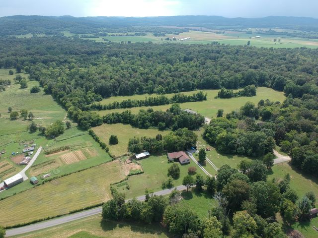 190 Harrison Ln, Shelbyville, TN 37160