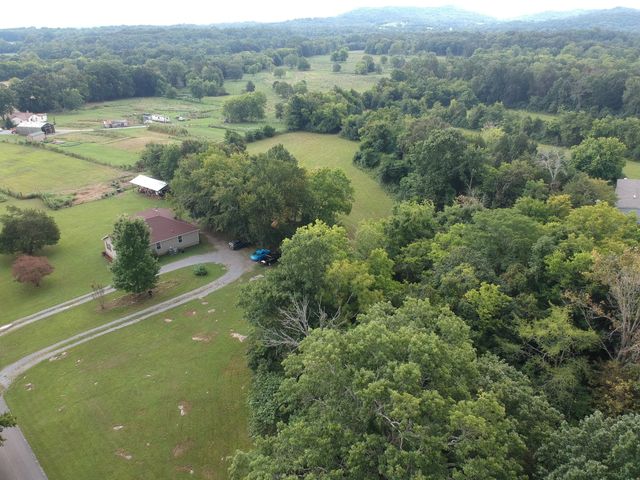 190 Harrison Ln, Shelbyville, TN 37160