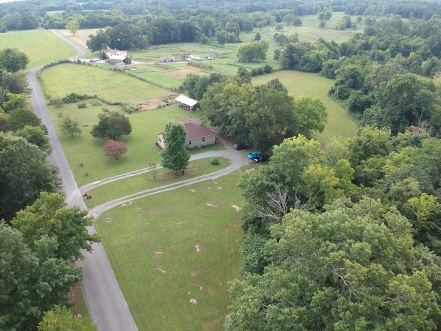 190 Harrison Ln, Shelbyville, TN 37160