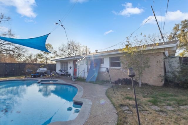 11506 Coral Hills Drive, Dallas, TX 75229