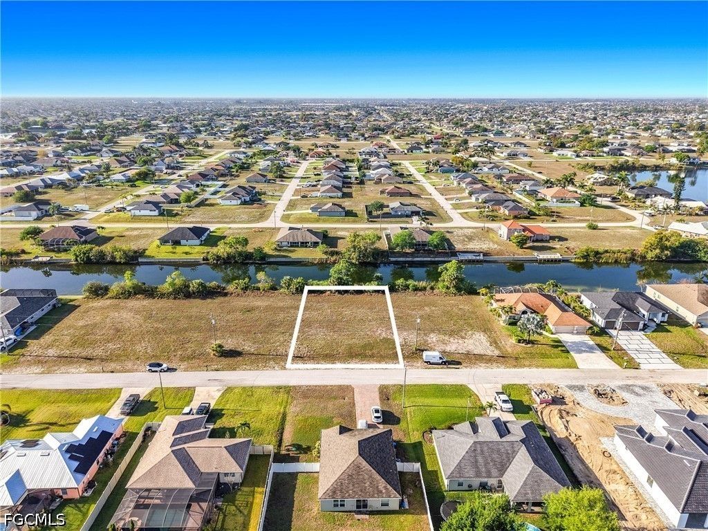1122 NW 18th TER, Cape Coral, FL 33993