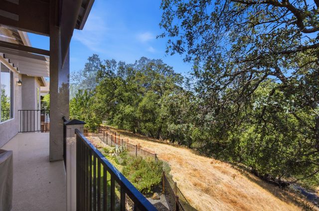 4520 Scenic Dr, Rocklin, CA 95765