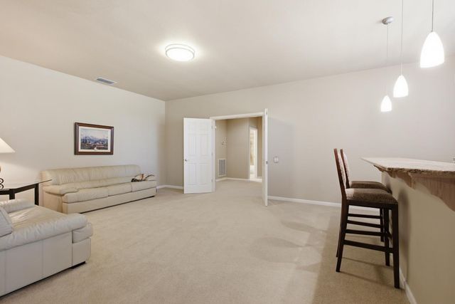 4520 Scenic Dr, Rocklin, CA 95765