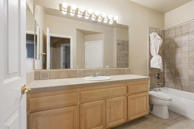 4520 Scenic Dr, Rocklin, CA 95765