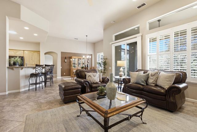 4520 Scenic Dr, Rocklin, CA 95765