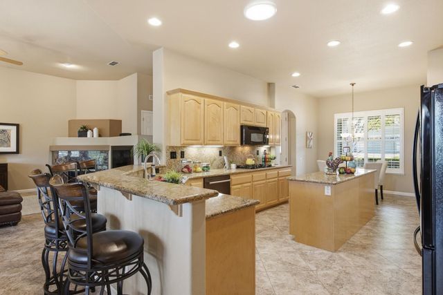 4520 Scenic Dr, Rocklin, CA 95765