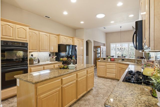 4520 Scenic Dr, Rocklin, CA 95765