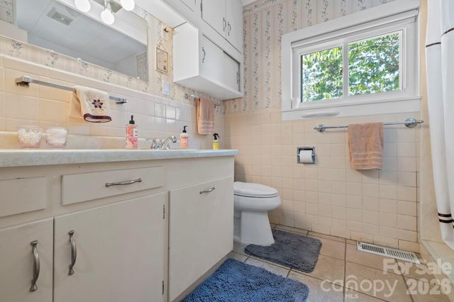 71 Laurel Mountain Road, Brevard, NC 28712