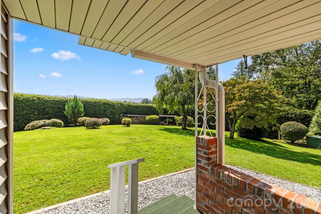 71 Laurel Mountain Road, Brevard, NC 28712