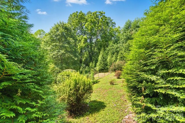 71 Laurel Mountain Road, Brevard, NC 28712