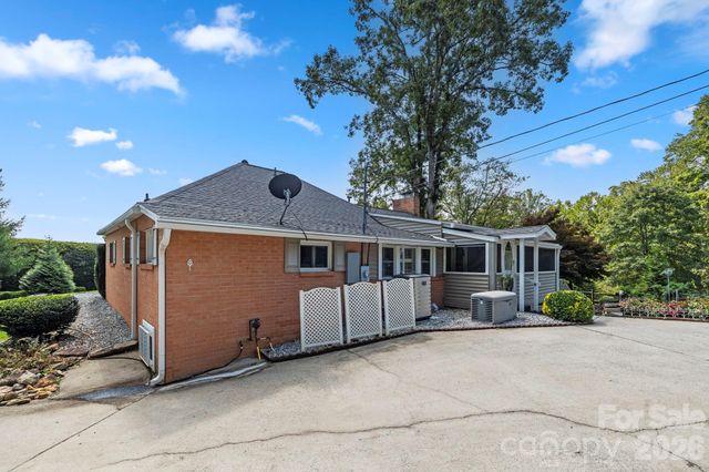 71 Laurel Mountain Road, Brevard, NC 28712