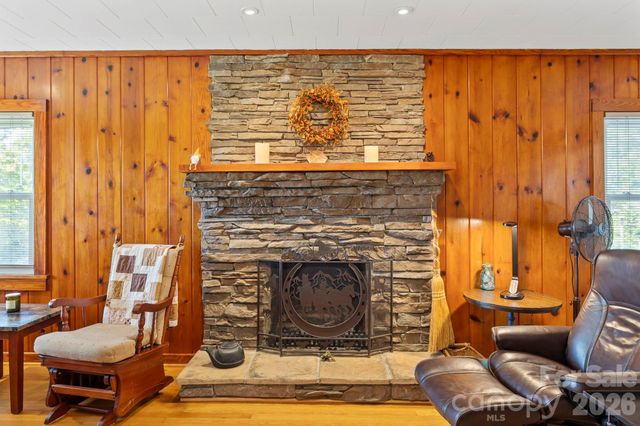 71 Laurel Mountain Road, Brevard, NC 28712