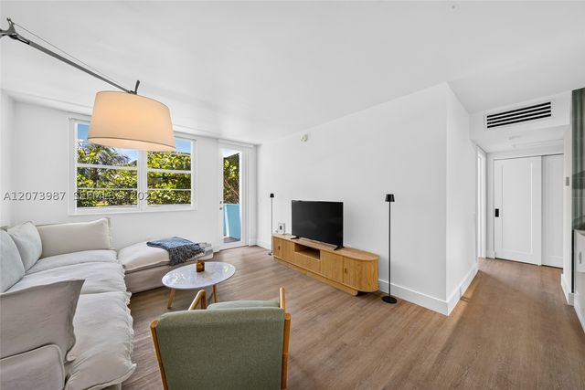 301 Ocean Dr 201, Miami Beach, FL 33139
