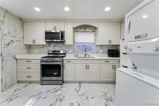17134 Robert Street, Melvindale, MI 48122