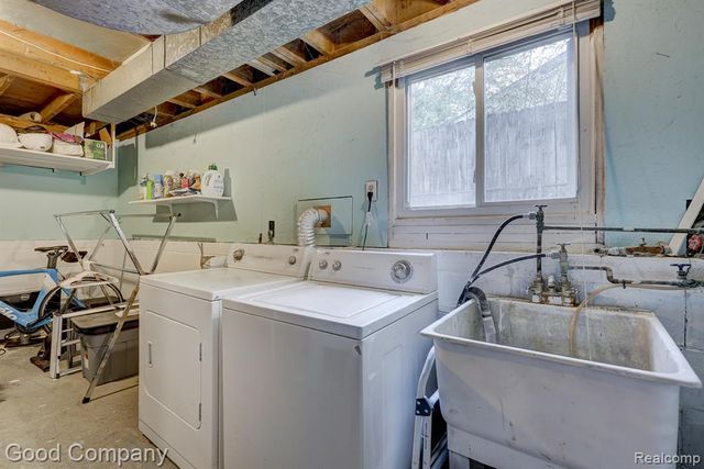 2410 E Lincoln Avenue, Royal Oak, MI 48067