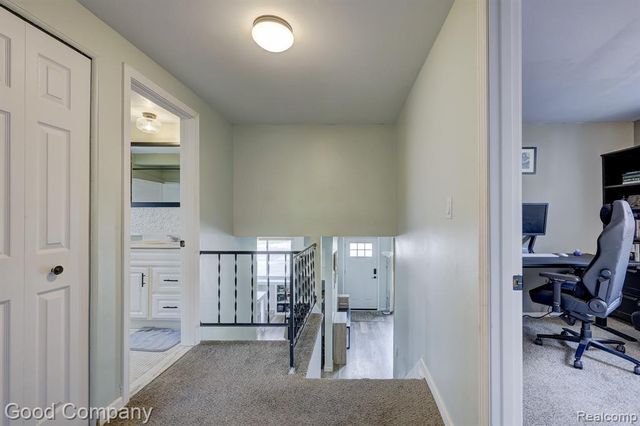 2410 E Lincoln Avenue, Royal Oak, MI 48067
