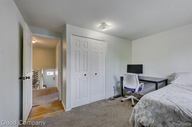 2410 E Lincoln Avenue, Royal Oak, MI 48067