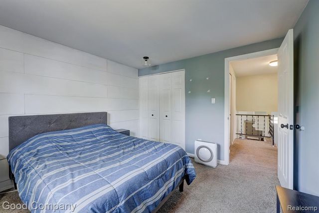 2410 E Lincoln Avenue, Royal Oak, MI 48067