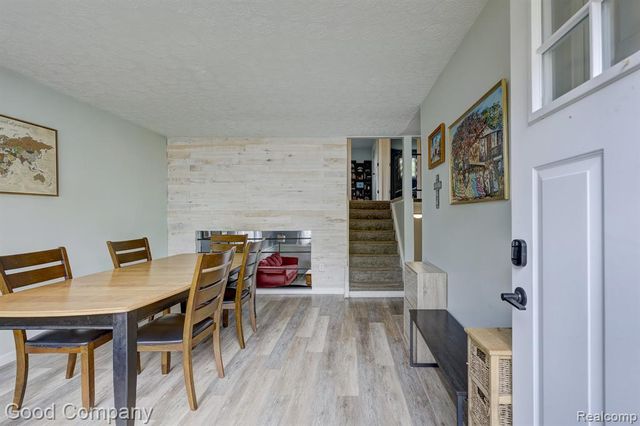 2410 E Lincoln Avenue, Royal Oak, MI 48067