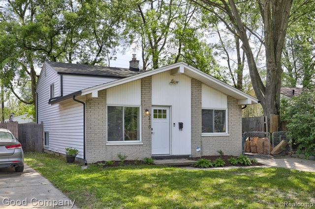 2410 E Lincoln Avenue, Royal Oak, MI 48067