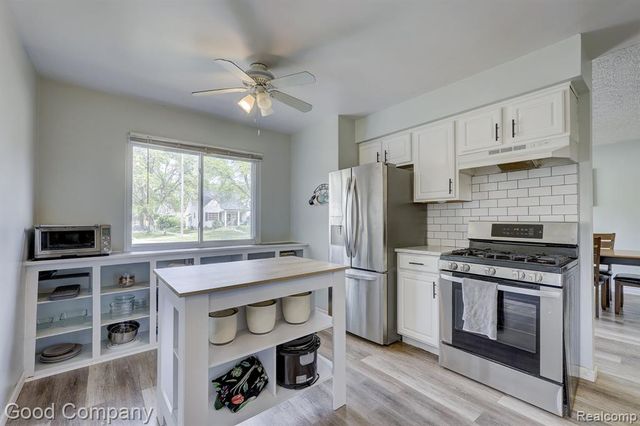 2410 E Lincoln Avenue, Royal Oak, MI 48067