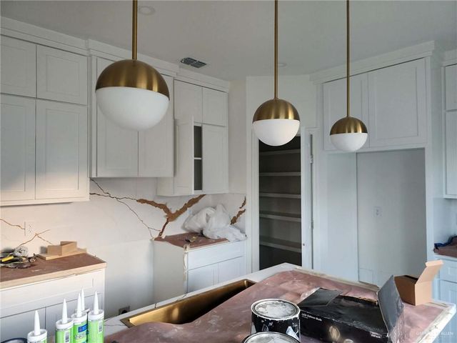 301 N 31st Street, Hidalgo, TX 78557