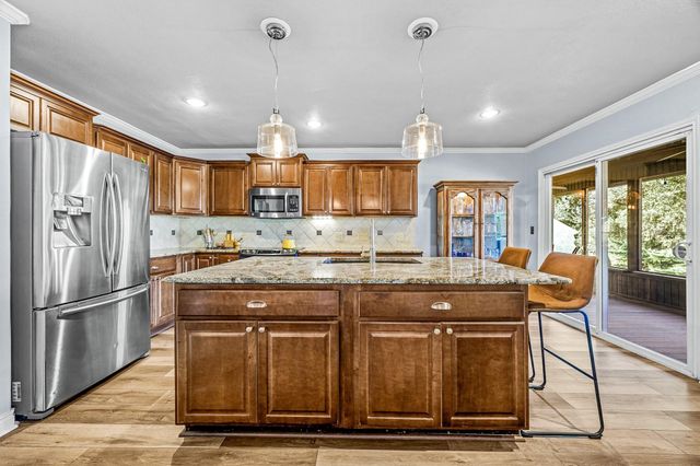 21206 National DR, Lago Vista, TX 78645